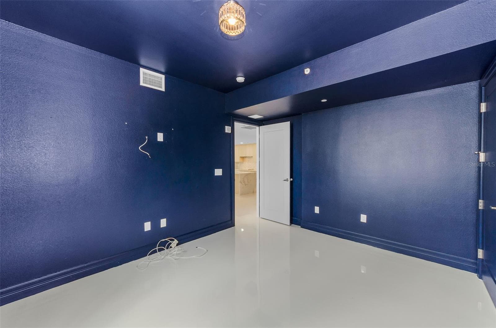 spacious 2nd bedroom - 331 CLEVELAND ST #1101, CLEARWATER