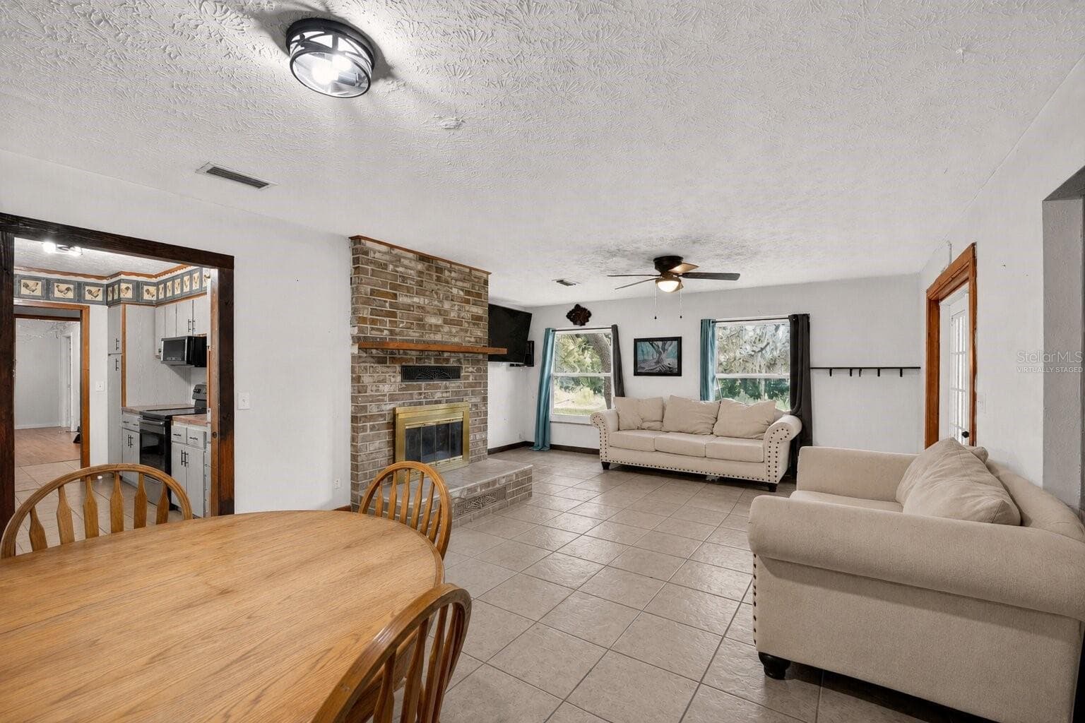 virtually staged - 101 ALLEN DR, PALATKA