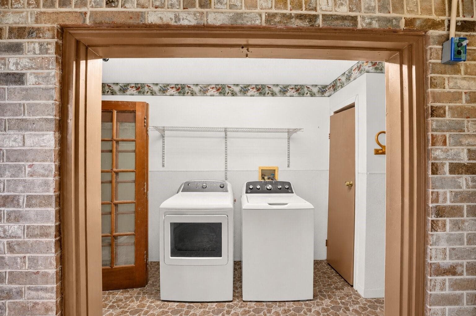 virtually staged - 101 ALLEN DR, PALATKA