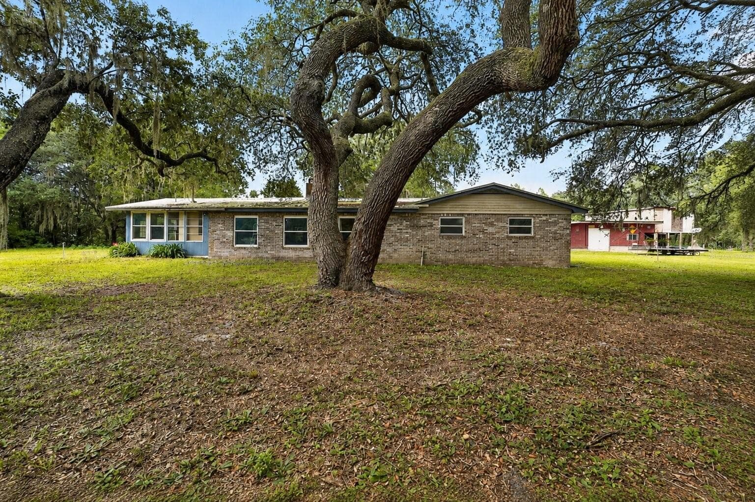 virtually staged - 101 ALLEN DR, PALATKA