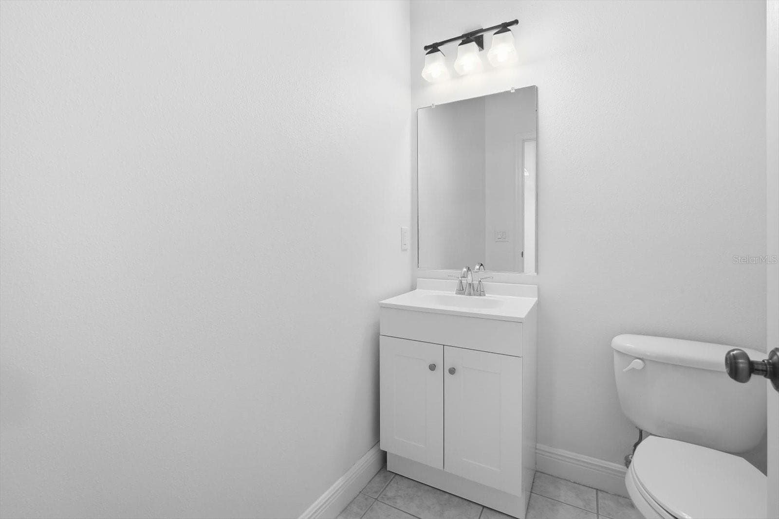 !/2 Bath - 14902 DEVONSHIRE WOODS PL, TAMPA