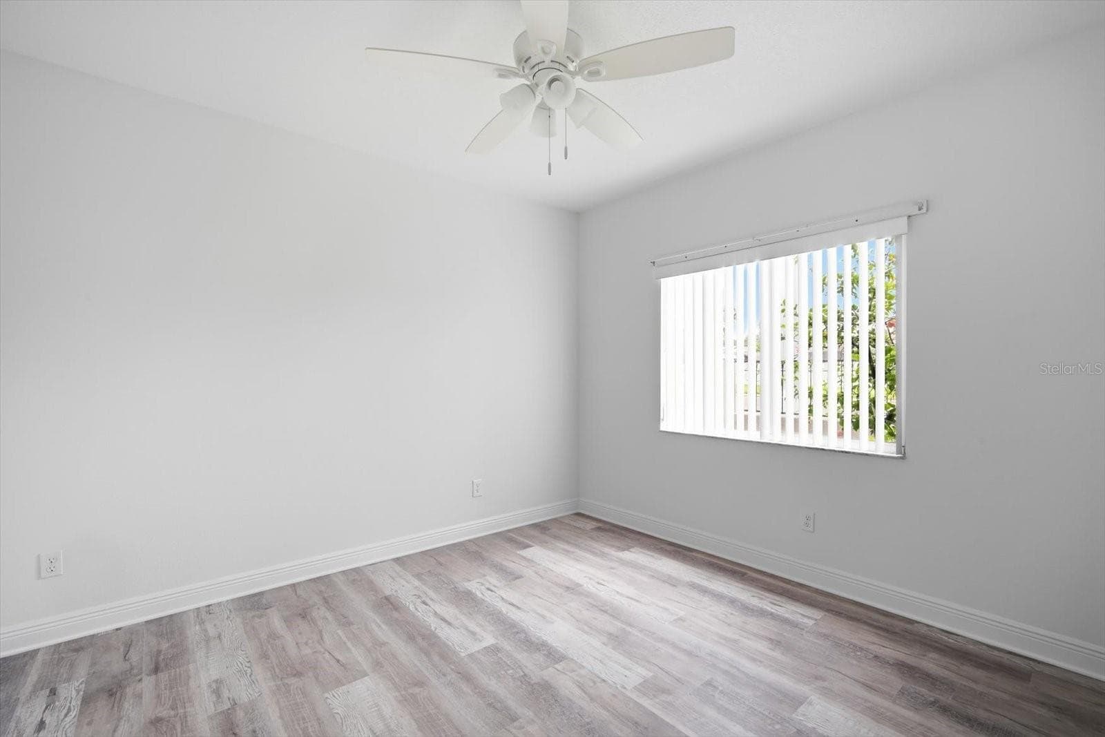Single Family Residence at 14902 DEVONSHIRE WOODS PL, TAMPA, photo 21 of 38