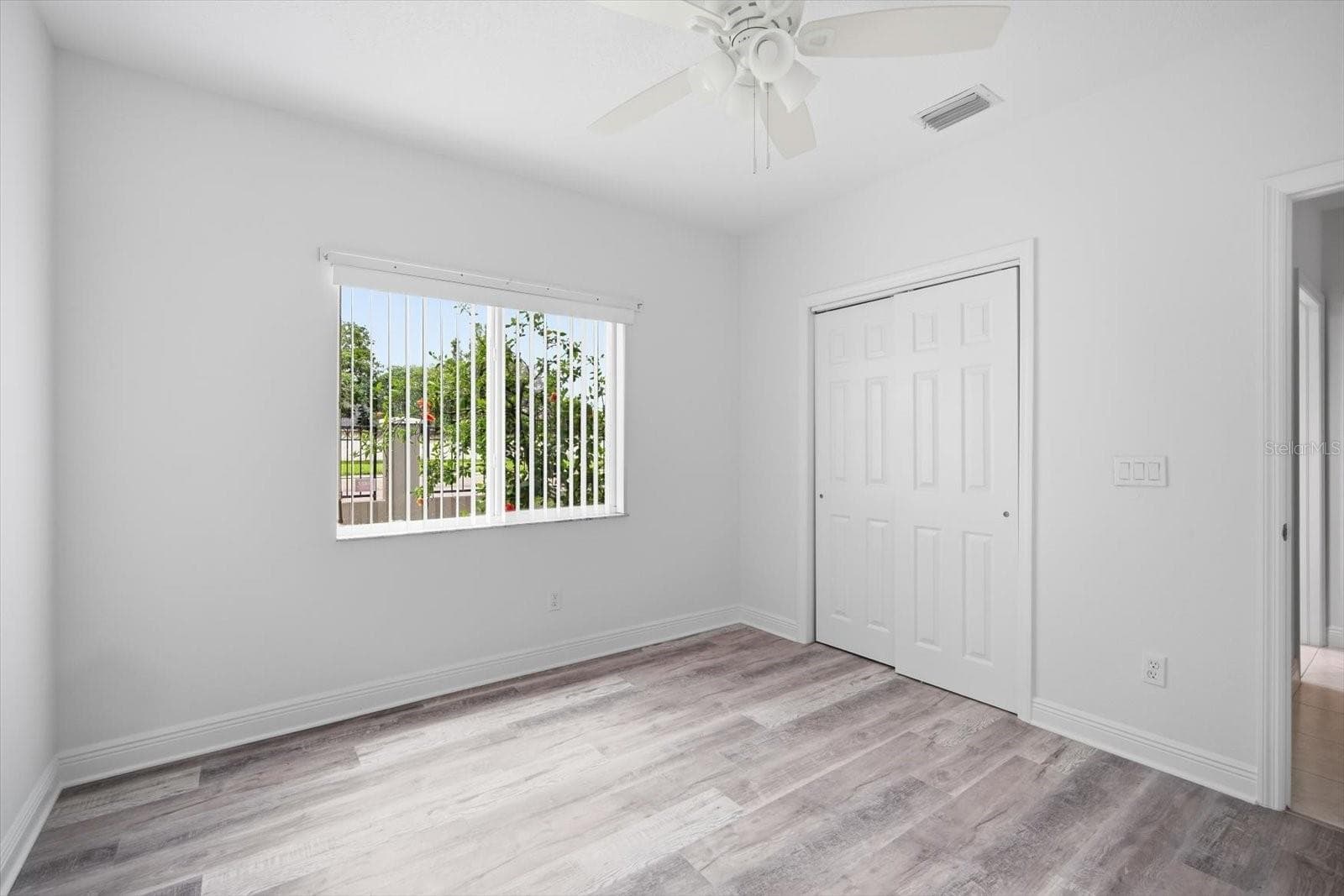 Single Family Residence at 14902 DEVONSHIRE WOODS PL, TAMPA, photo 22 of 38
