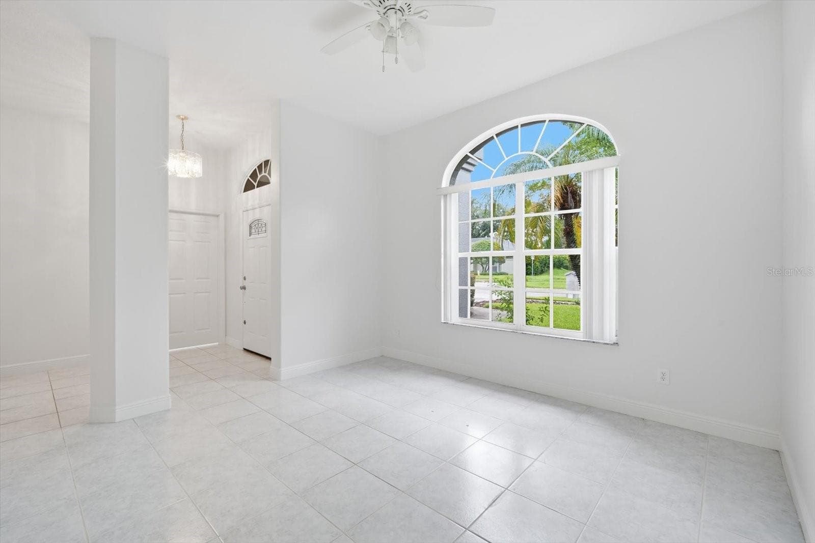 Single Family Residence at 14902 DEVONSHIRE WOODS PL, TAMPA, photo 24 of 38