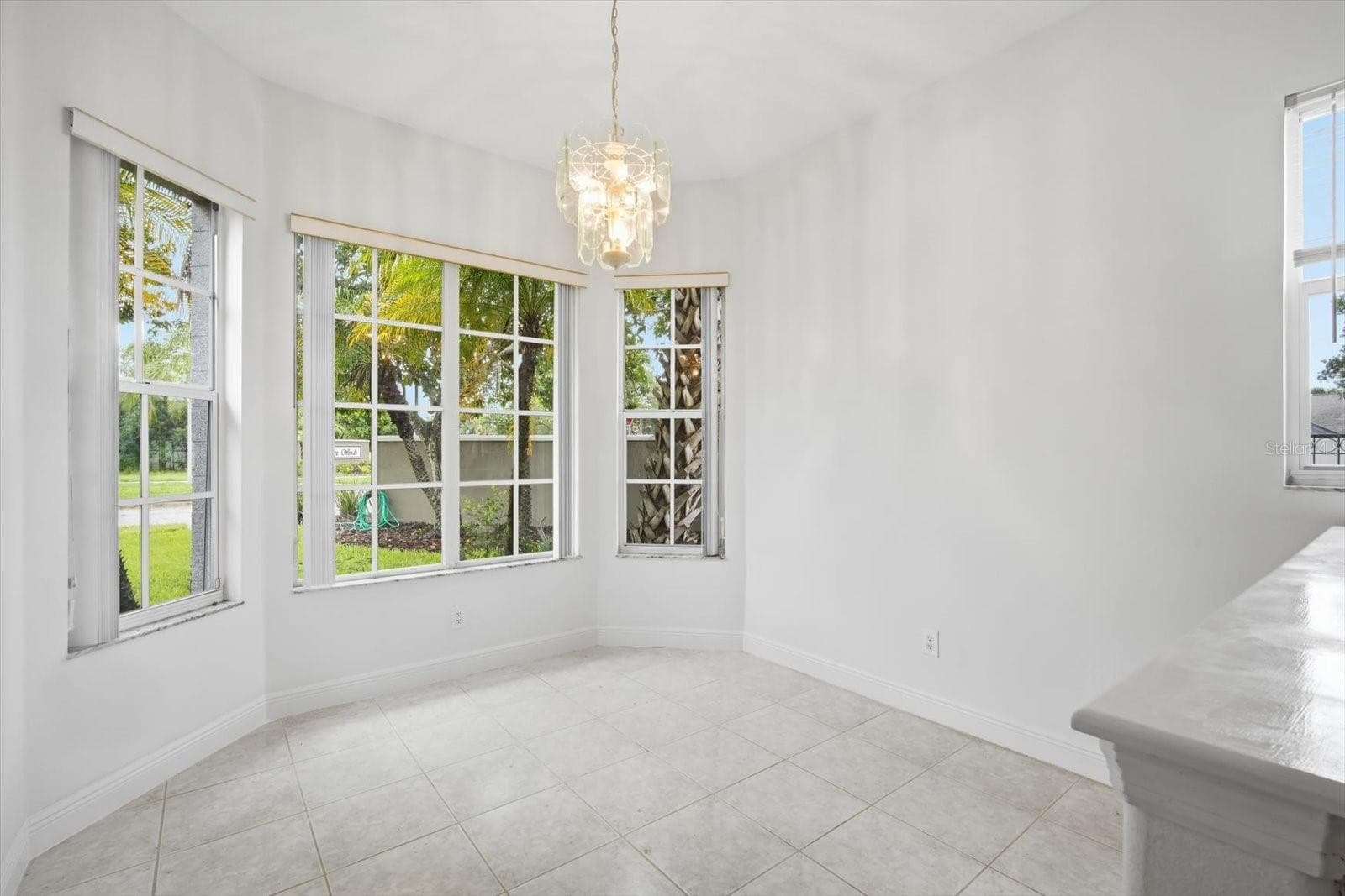 Breakfast Nook - 14902 DEVONSHIRE WOODS PL, TAMPA