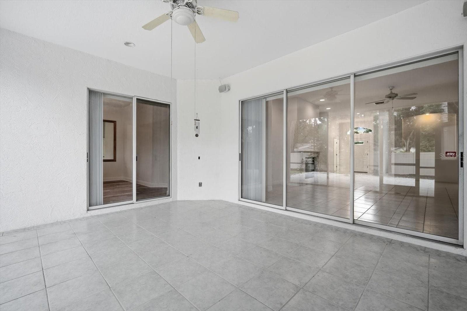 Screened Lanai - 14902 DEVONSHIRE WOODS PL, TAMPA