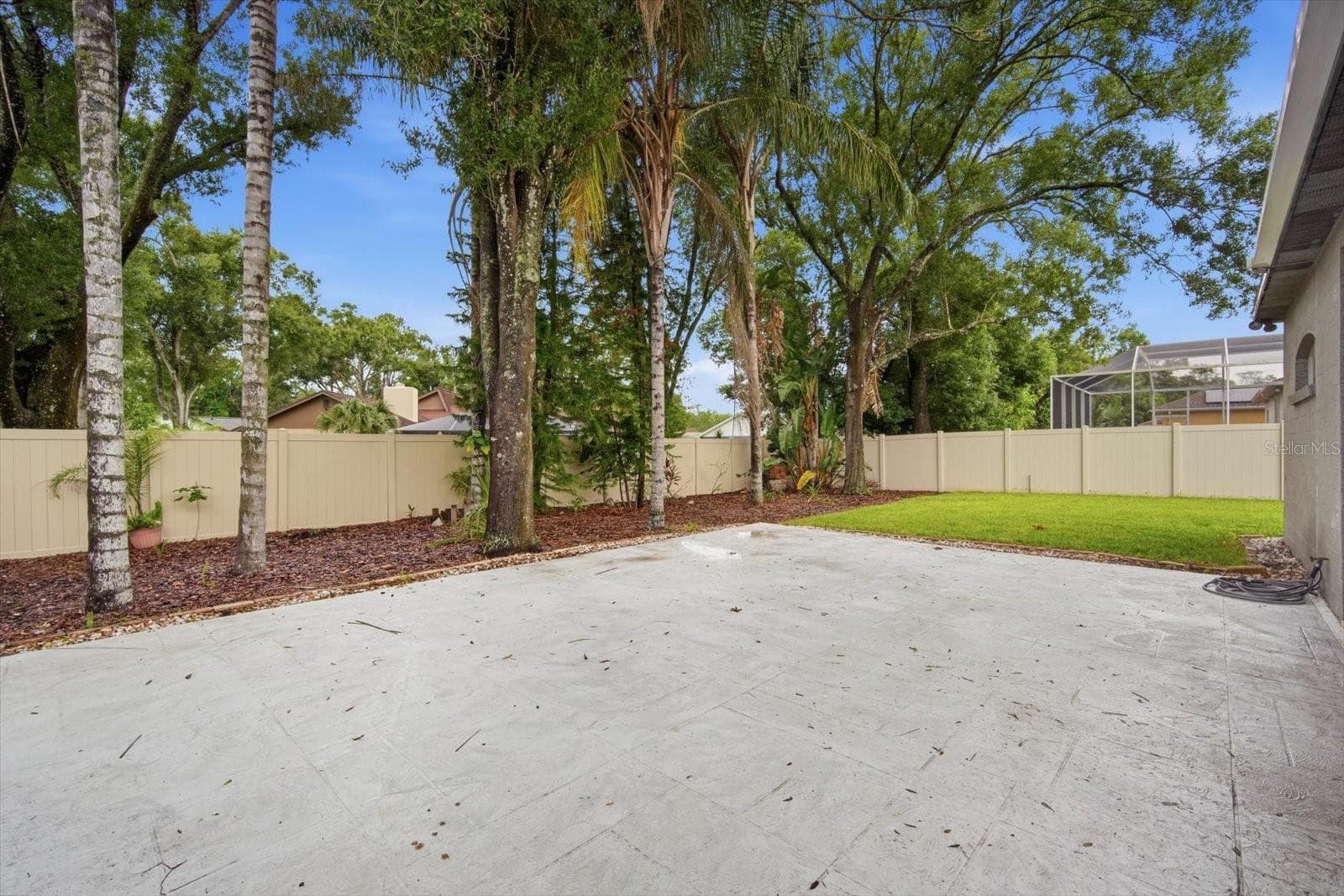 Backyard - 14902 DEVONSHIRE WOODS PL, TAMPA