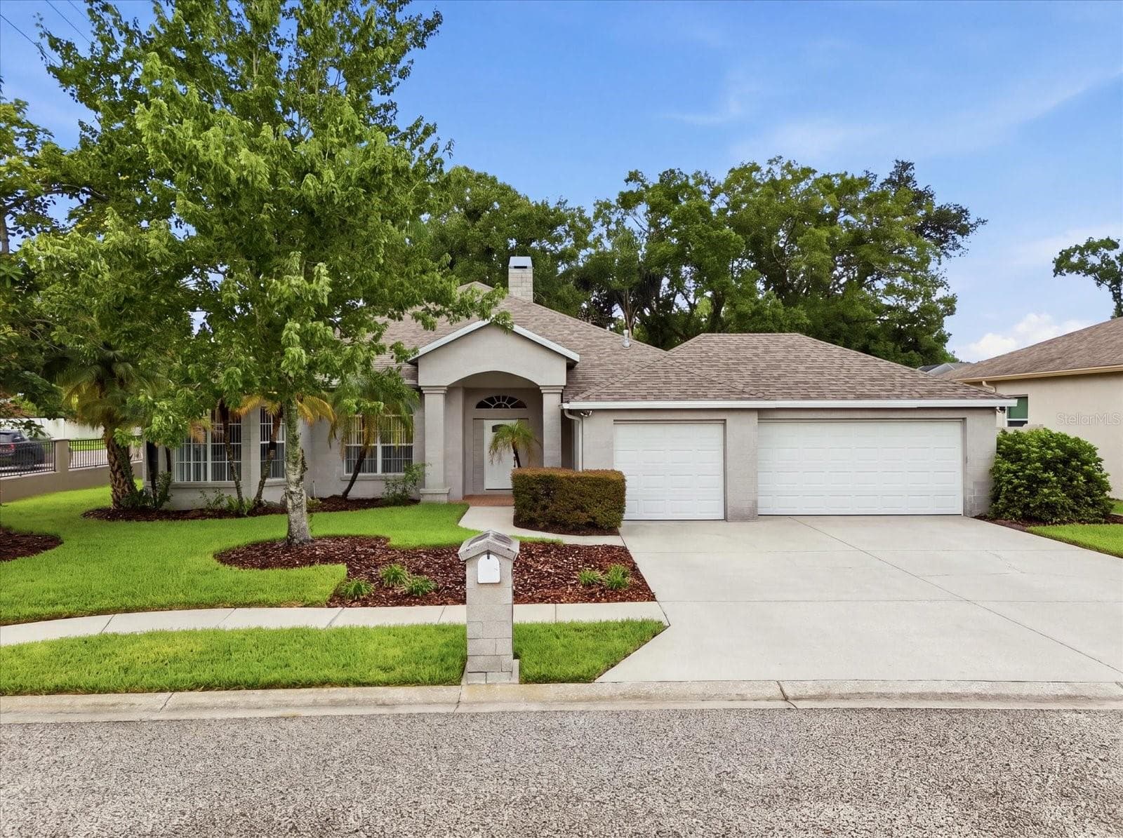 Single Family Residence at 14902 DEVONSHIRE WOODS PL, TAMPA, photo 36 of 38