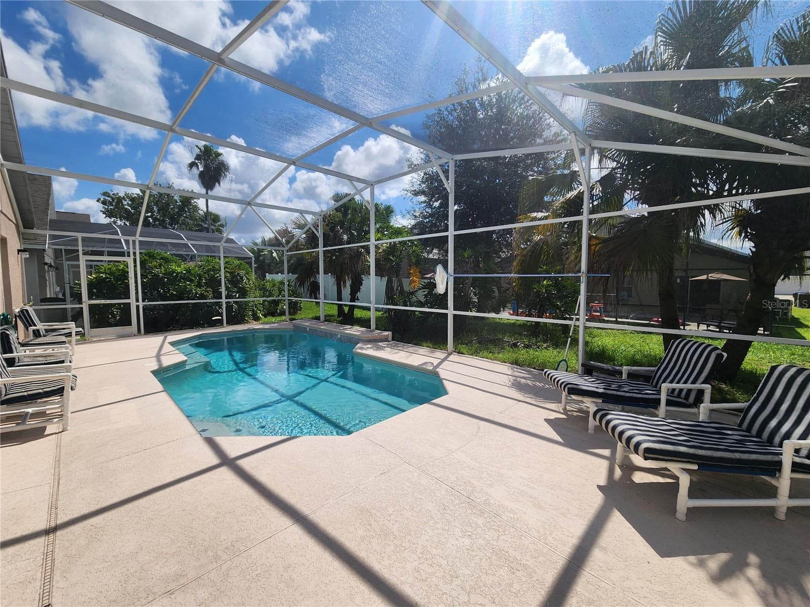 Single Family Residence at 2914 BLOOMING ALAMANDA LOOP, KISSIMMEE, photo 2 of 21