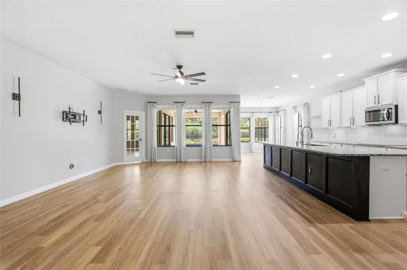 Single Family Residence at 32306 GARDEN ALCOVE LOOP, WESLEY CHAPEL, photo 13 of 56