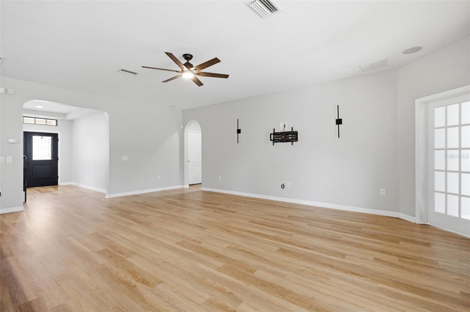 Single Family Residence at 32306 GARDEN ALCOVE LOOP, WESLEY CHAPEL, photo 15 of 56
