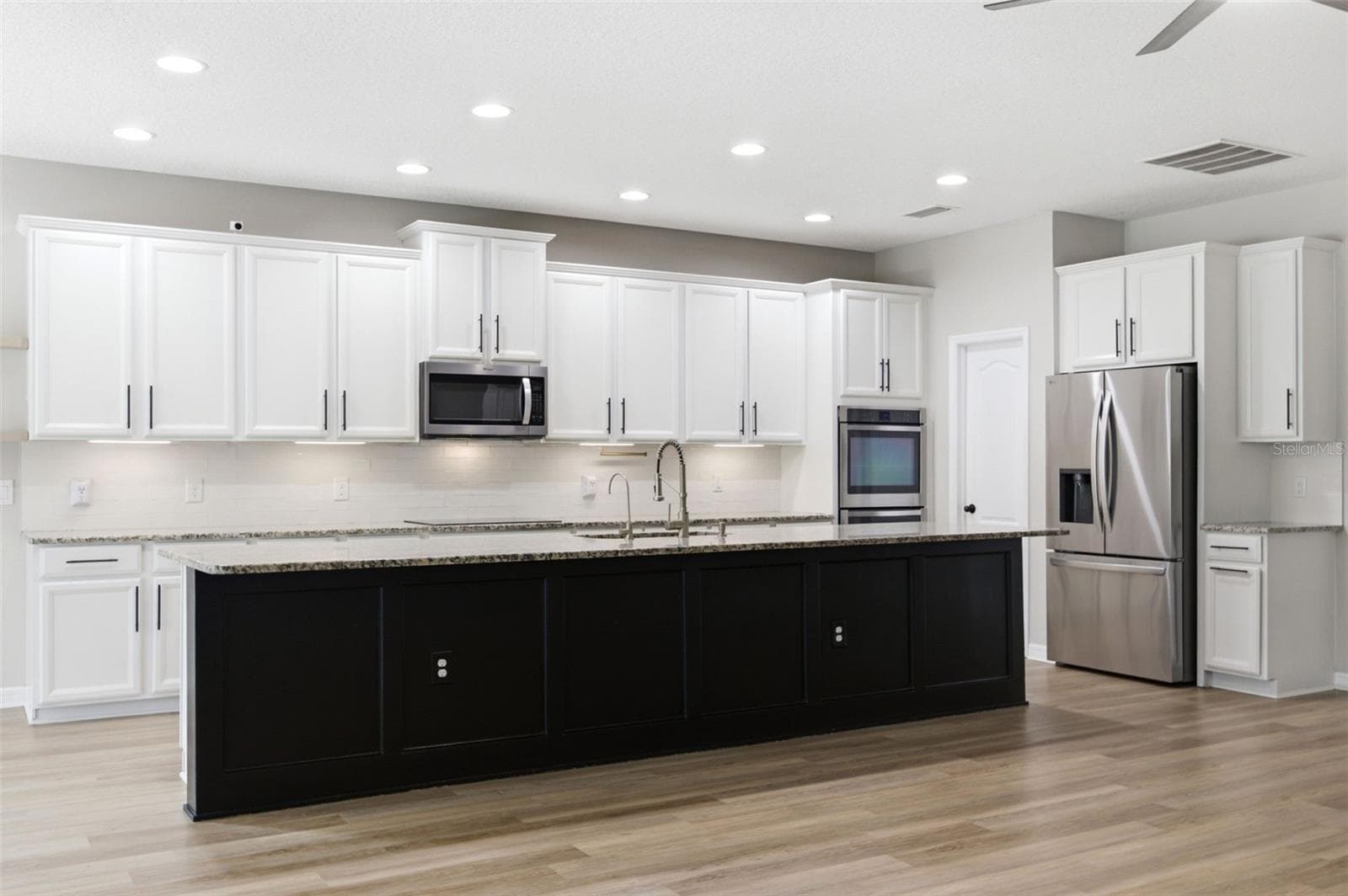 Single Family Residence at 32306 GARDEN ALCOVE LOOP, WESLEY CHAPEL, photo 16 of 56