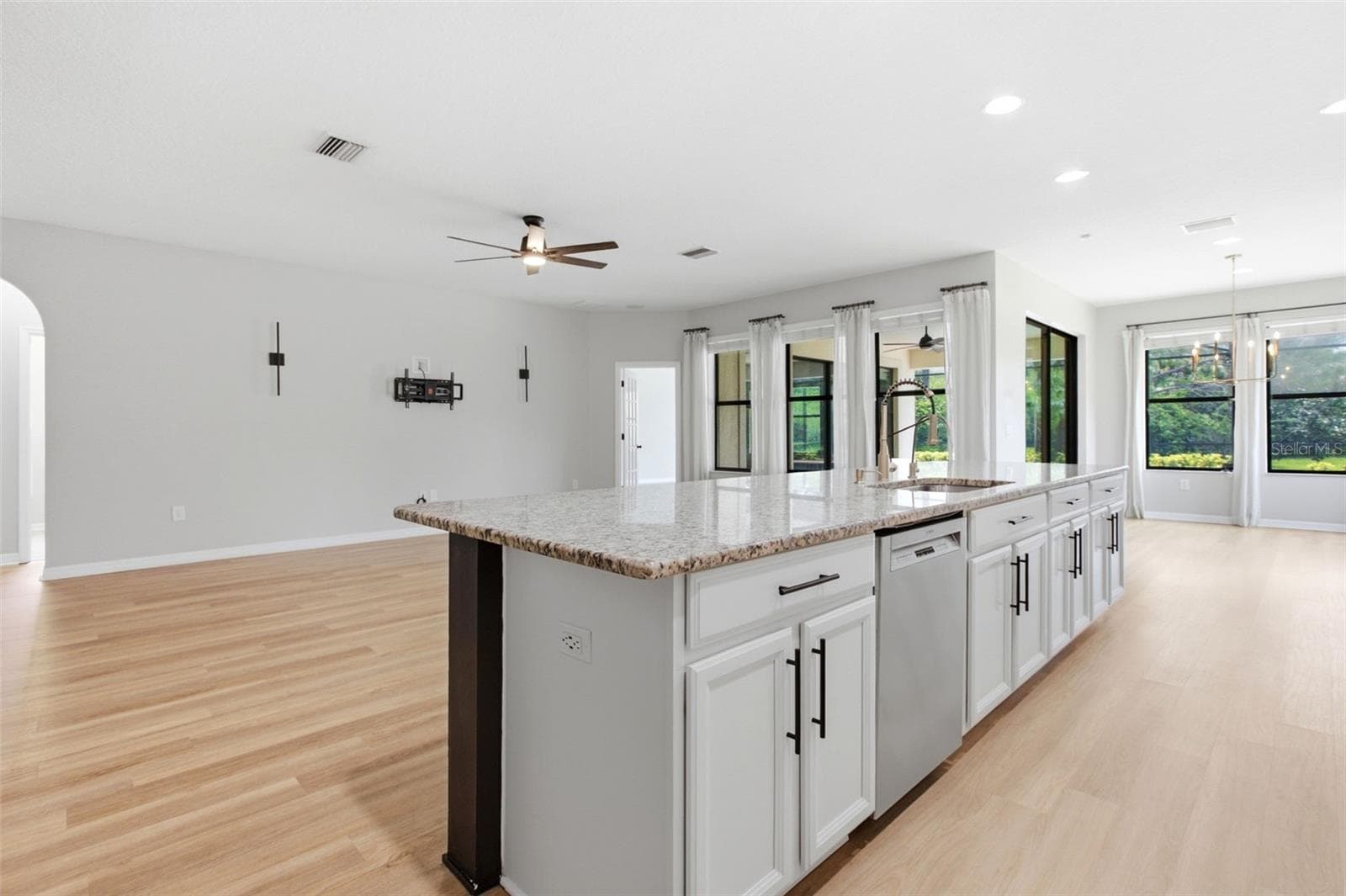 Single Family Residence at 32306 GARDEN ALCOVE LOOP, WESLEY CHAPEL, photo 19 of 56