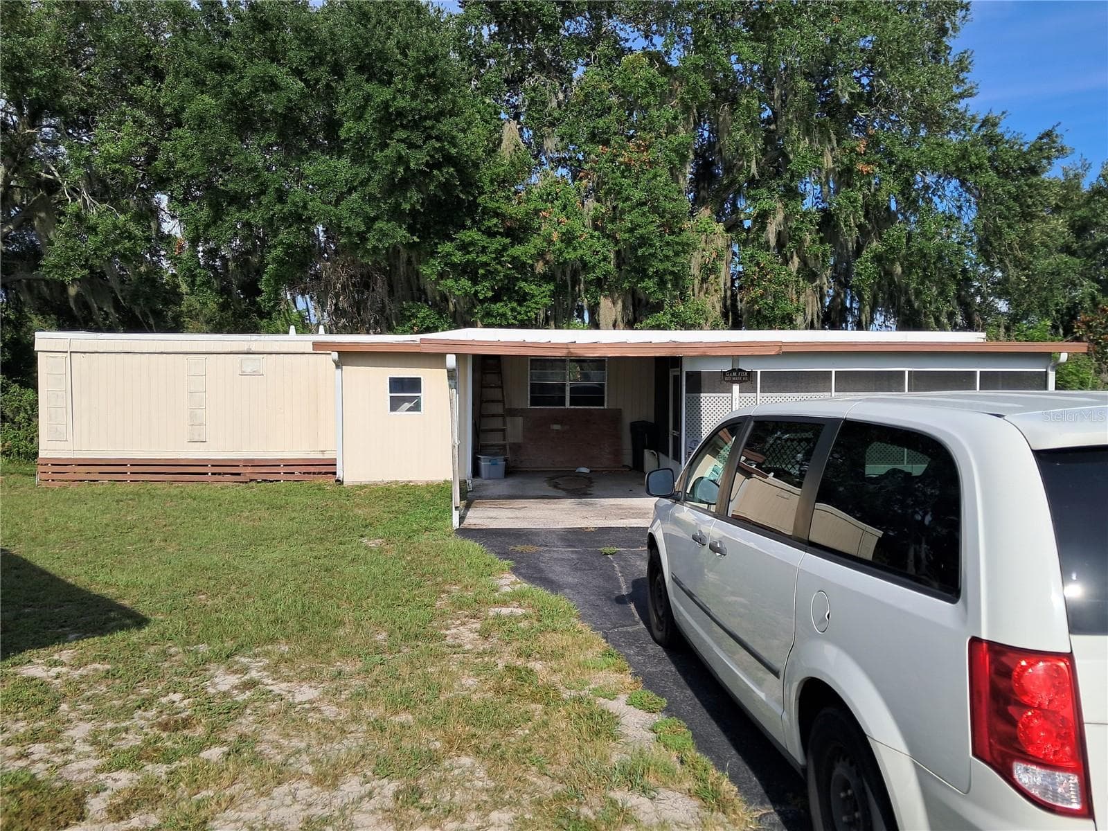 Front - 820 MARK RD, LEESBURG