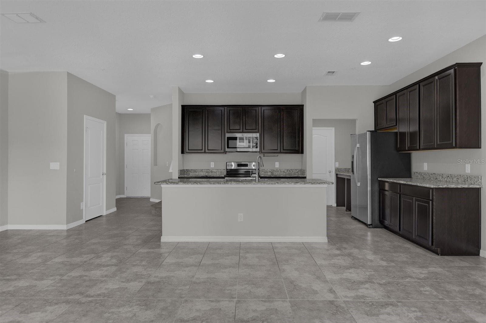 Townhouse at 1160 PALMA VERDE PL, APOPKA, photo 7 of 46