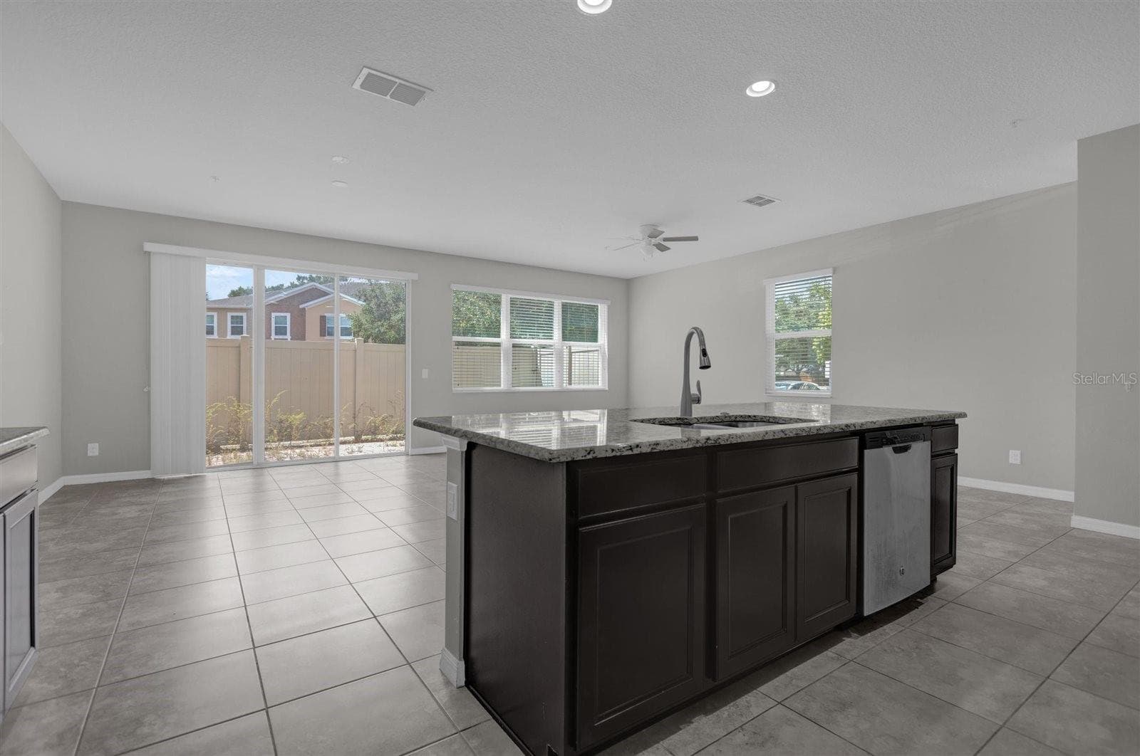 Townhouse at 1160 PALMA VERDE PL, APOPKA, photo 8 of 46
