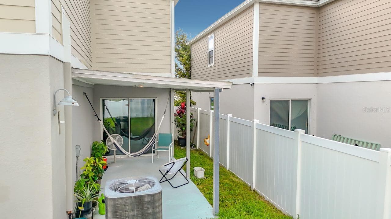 Single Family Residence at 13005 UPWARD PL, RIVERVIEW, photo 10 of 64