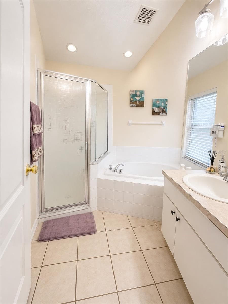 Master Bathroom - 9708 WHITE BARN WAY, RIVERVIEW