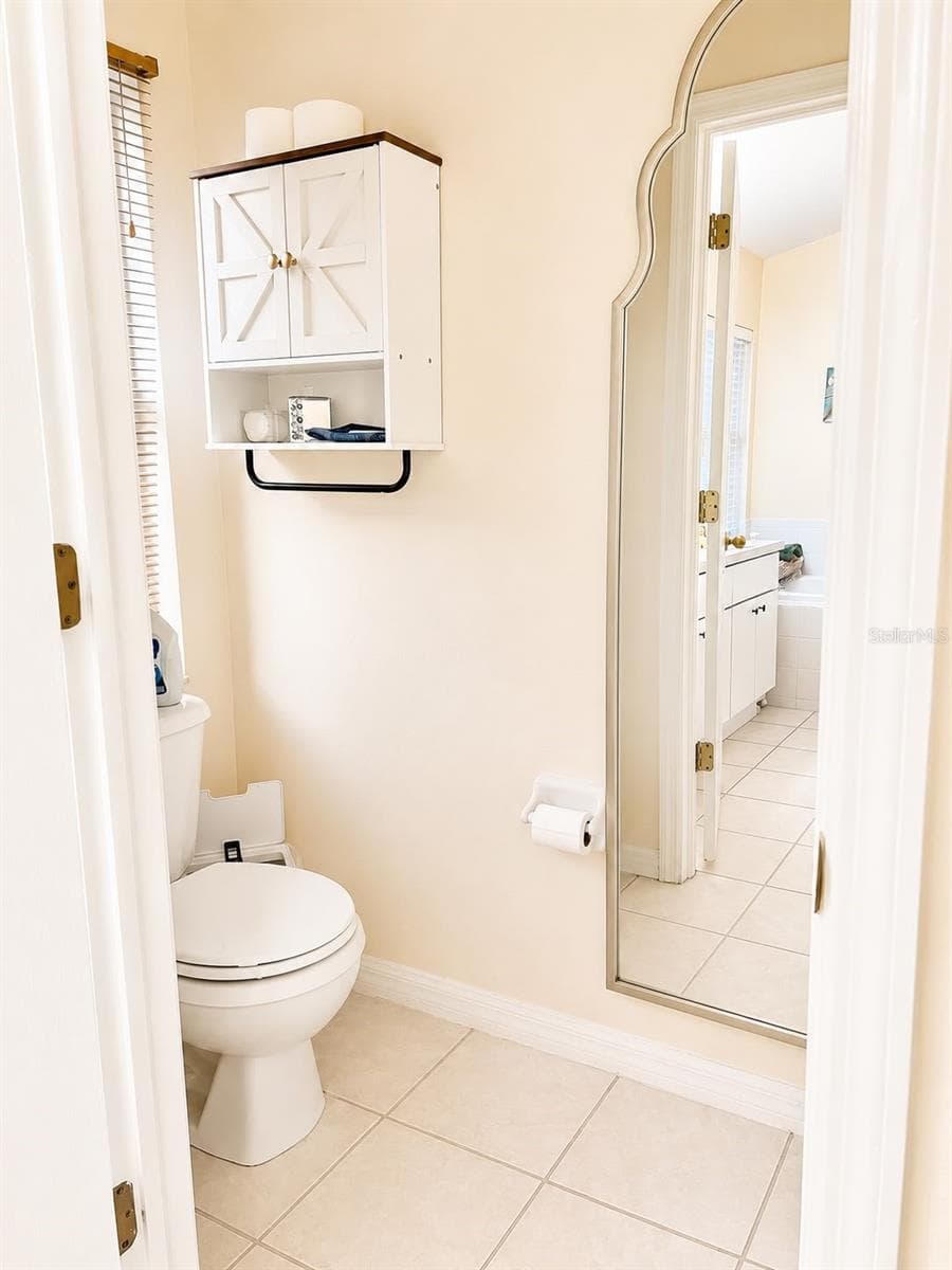 Master BathRoom Toilet - 9708 WHITE BARN WAY, RIVERVIEW