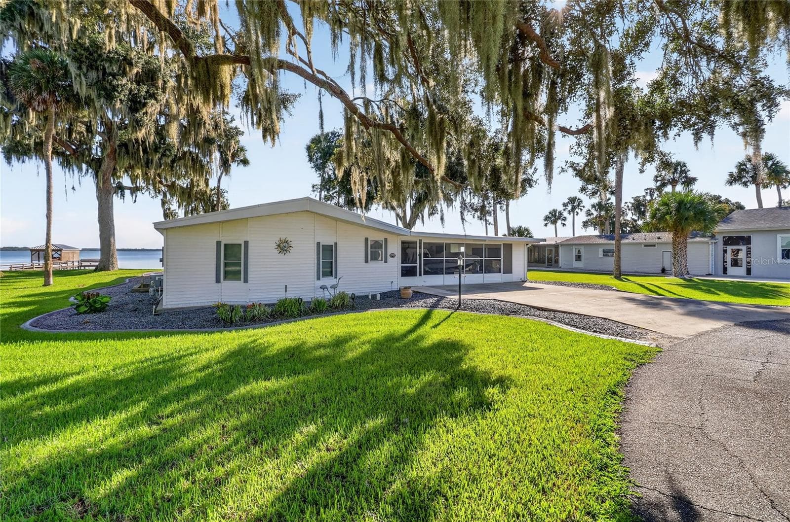 Manufactured Home at 38310 LANGLOIS PL, LEESBURG, photo 2 of 61