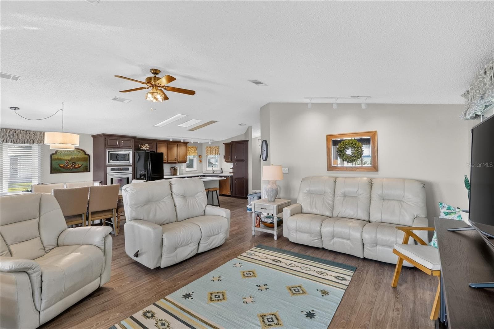 Manufactured Home at 38310 LANGLOIS PL, LEESBURG, photo 27 of 61