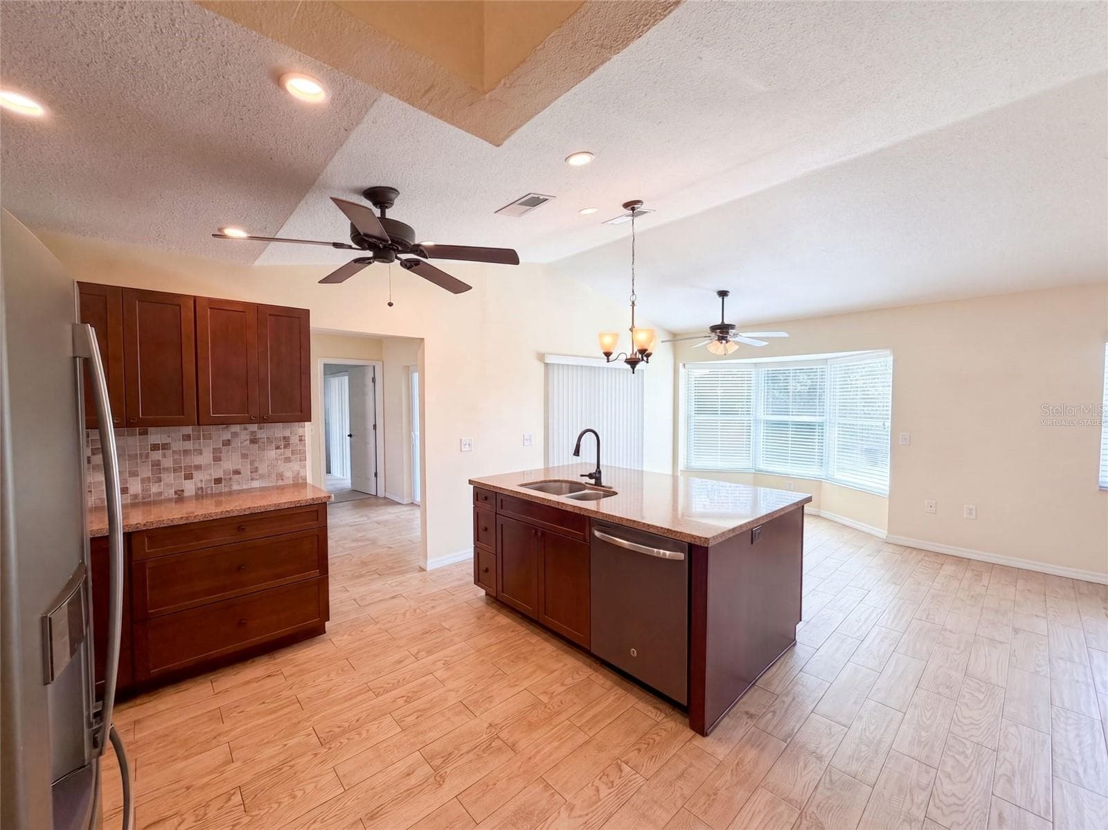 Virtually Staged - 4573 BAYRIDGE CT, SPRING HILL