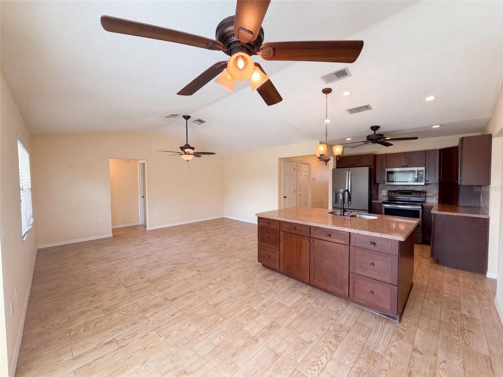 Single Family Residence at 4573 BAYRIDGE CT, SPRING HILL, photo 7 of 43