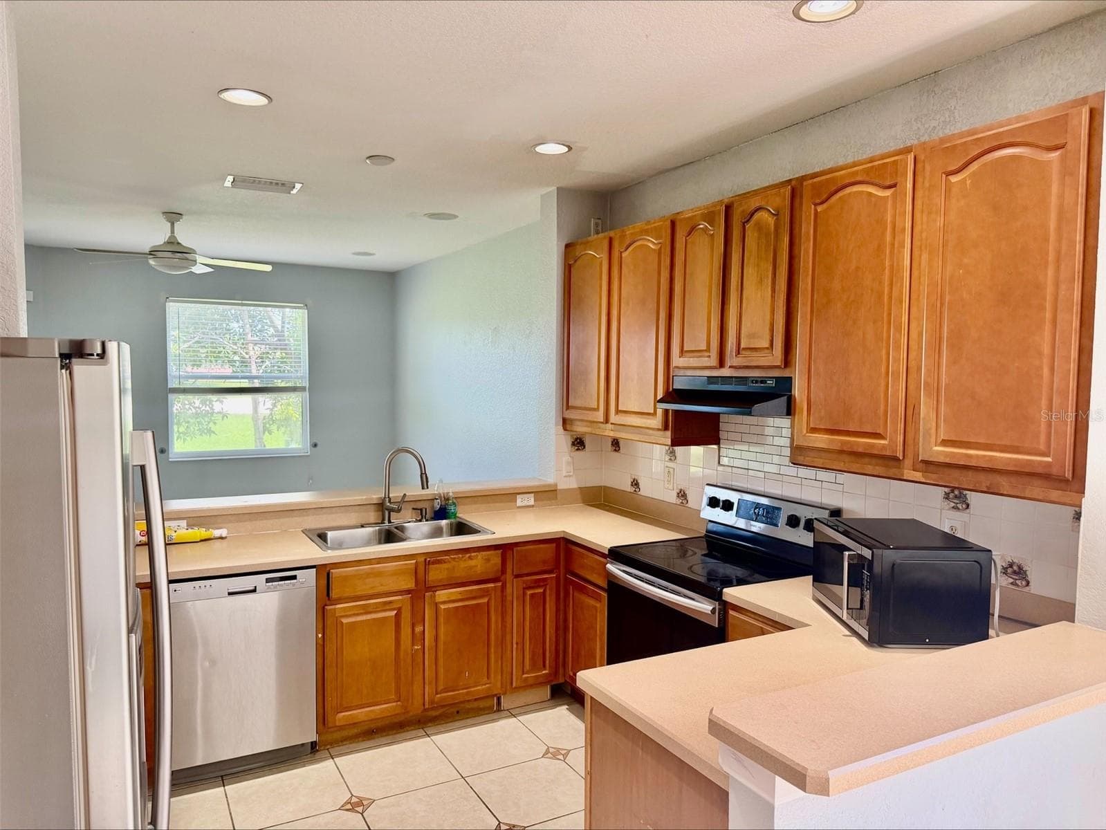 Single Family Residence at 3511 MAPLE RIDGE LOOP, KISSIMMEE, photo 16 of 18