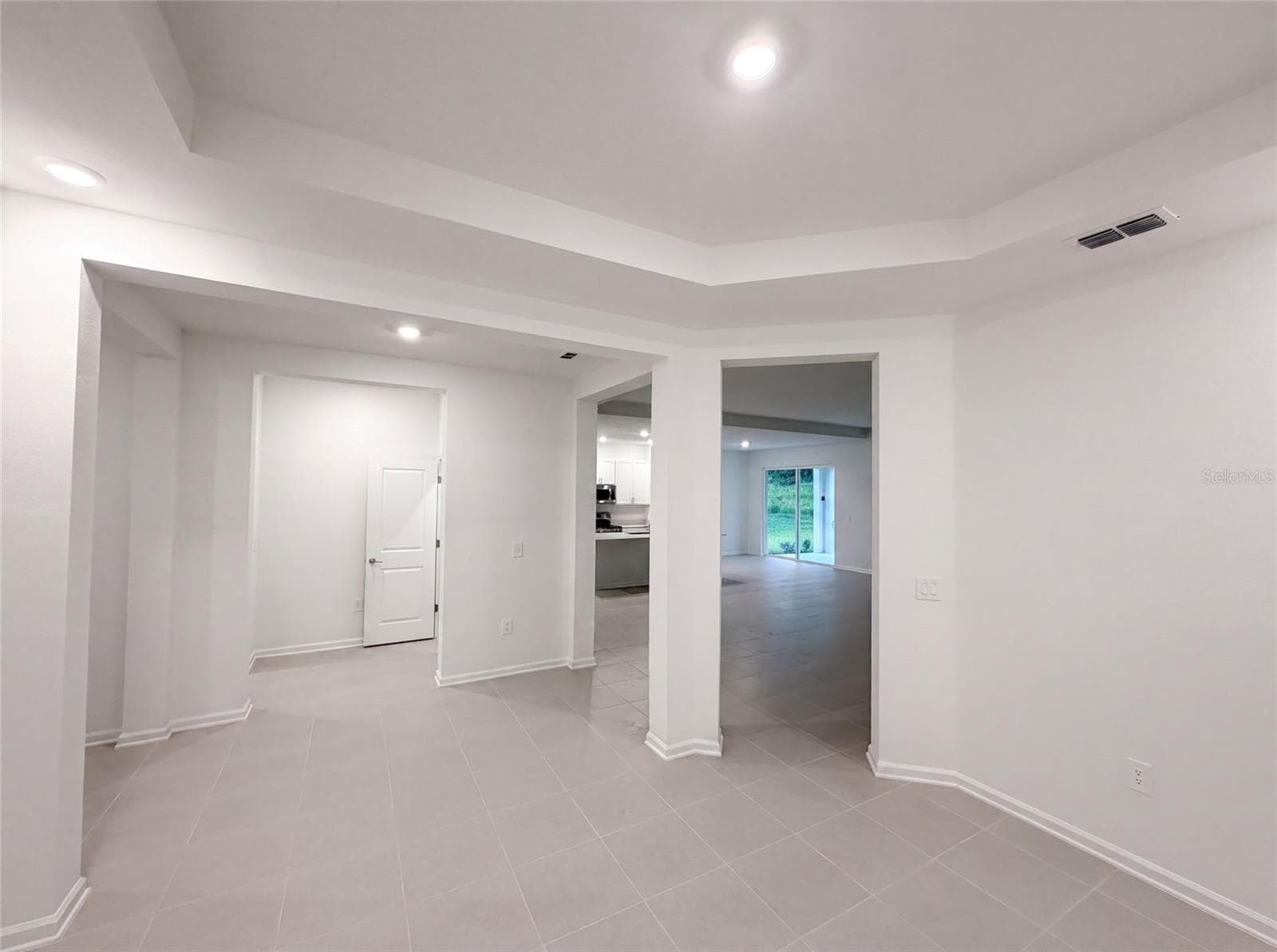 Single Family Residence at 669 TUNDRA LOOP, GROVELAND, photo 10 of 23