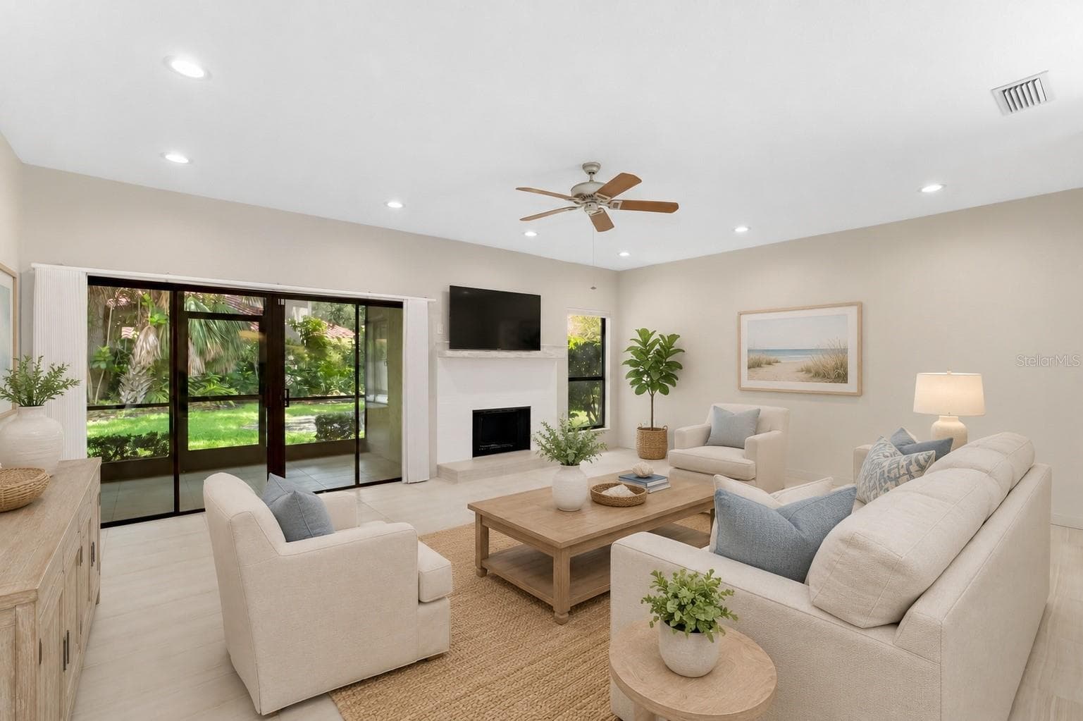 Virtual staging Living Room - 4820 KESTRAL PARK CIR #18, SARASOTA