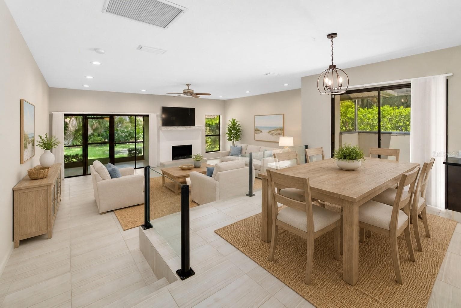 Virtual stage Dining Area & Living Room - 4820 KESTRAL PARK CIR #18, SARASOTA