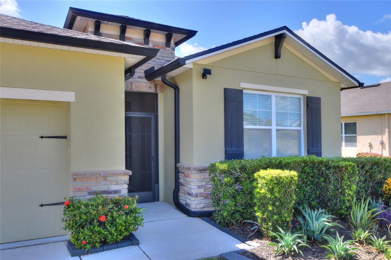 5852 MARSH LANDING DR