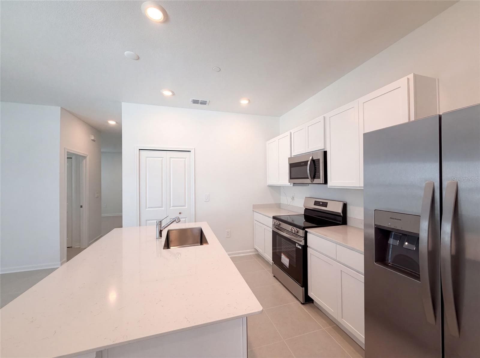 Townhouse at 2172 RIDER RAIN LN, APOPKA, photo 9 of 22