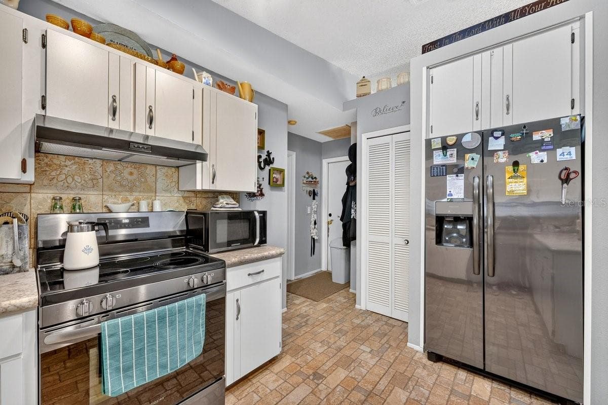 Single Family Residence at 2956 BRISTOL LN, SOUTH DAYTONA, photo 11 of 36
