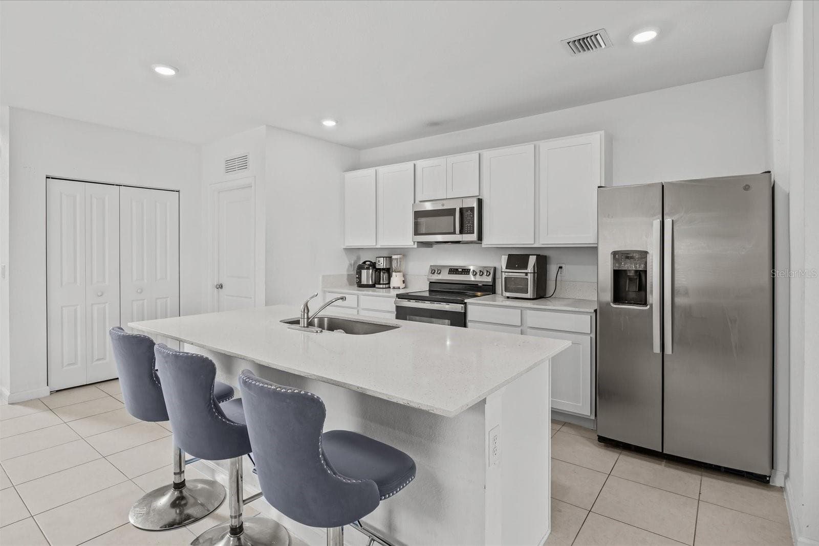 Single Family Residence at 763 CARLYLE WAY, FORT PIERCE, photo 9 of 43