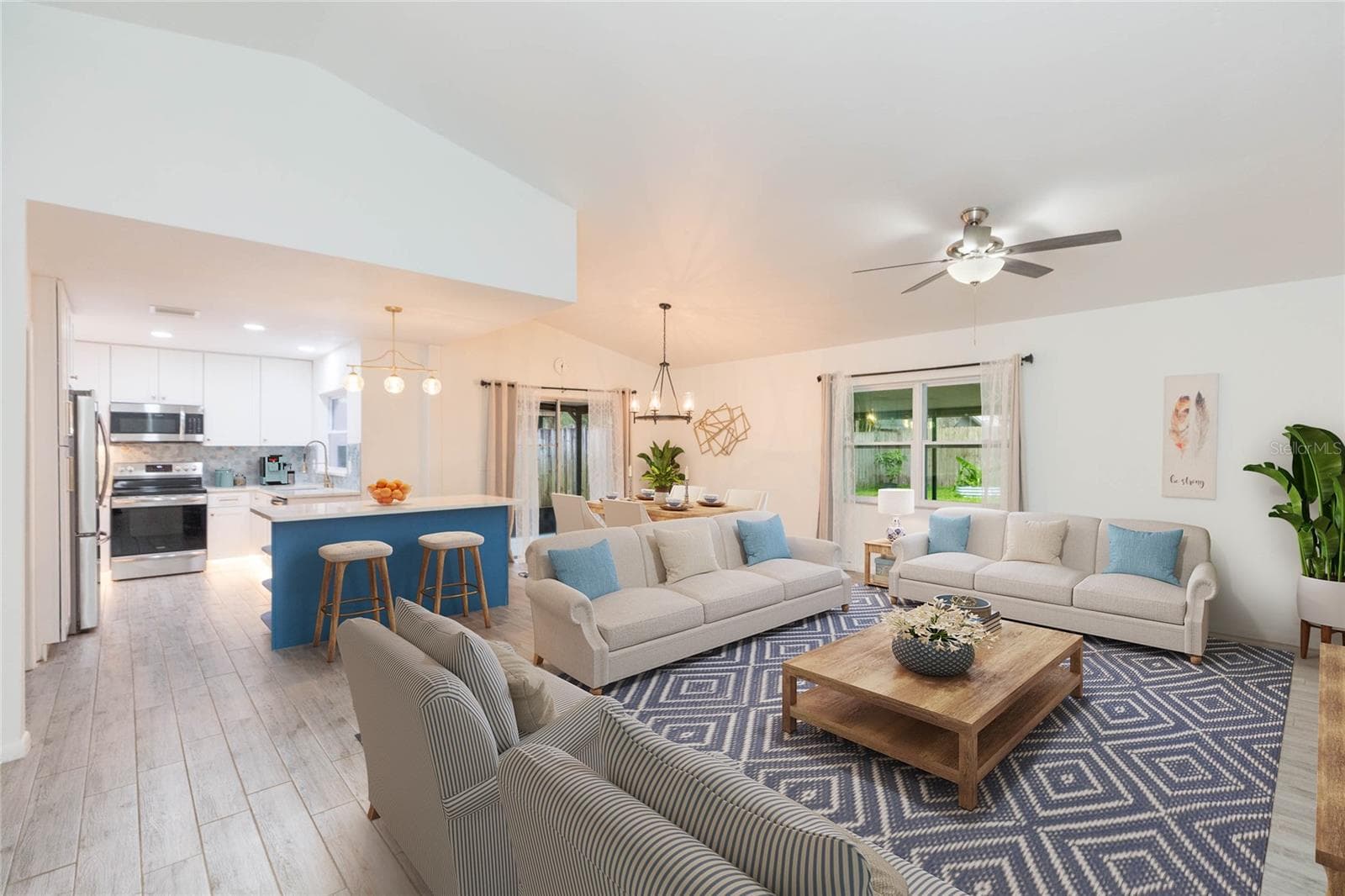 Virtualy staged great room - 2705 LAKEVILLE DR, TAMPA