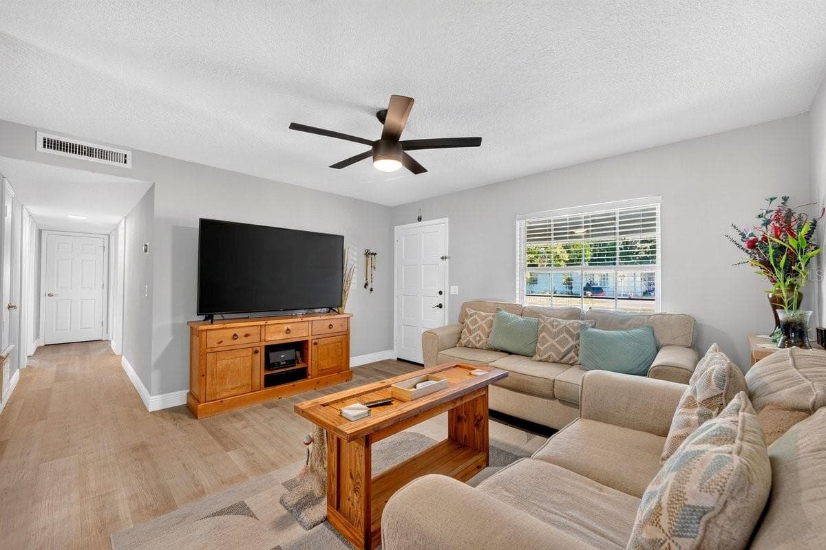 Single Family Residence at 880 SEMINOLE AVE, LONGWOOD, photo 4 of 35