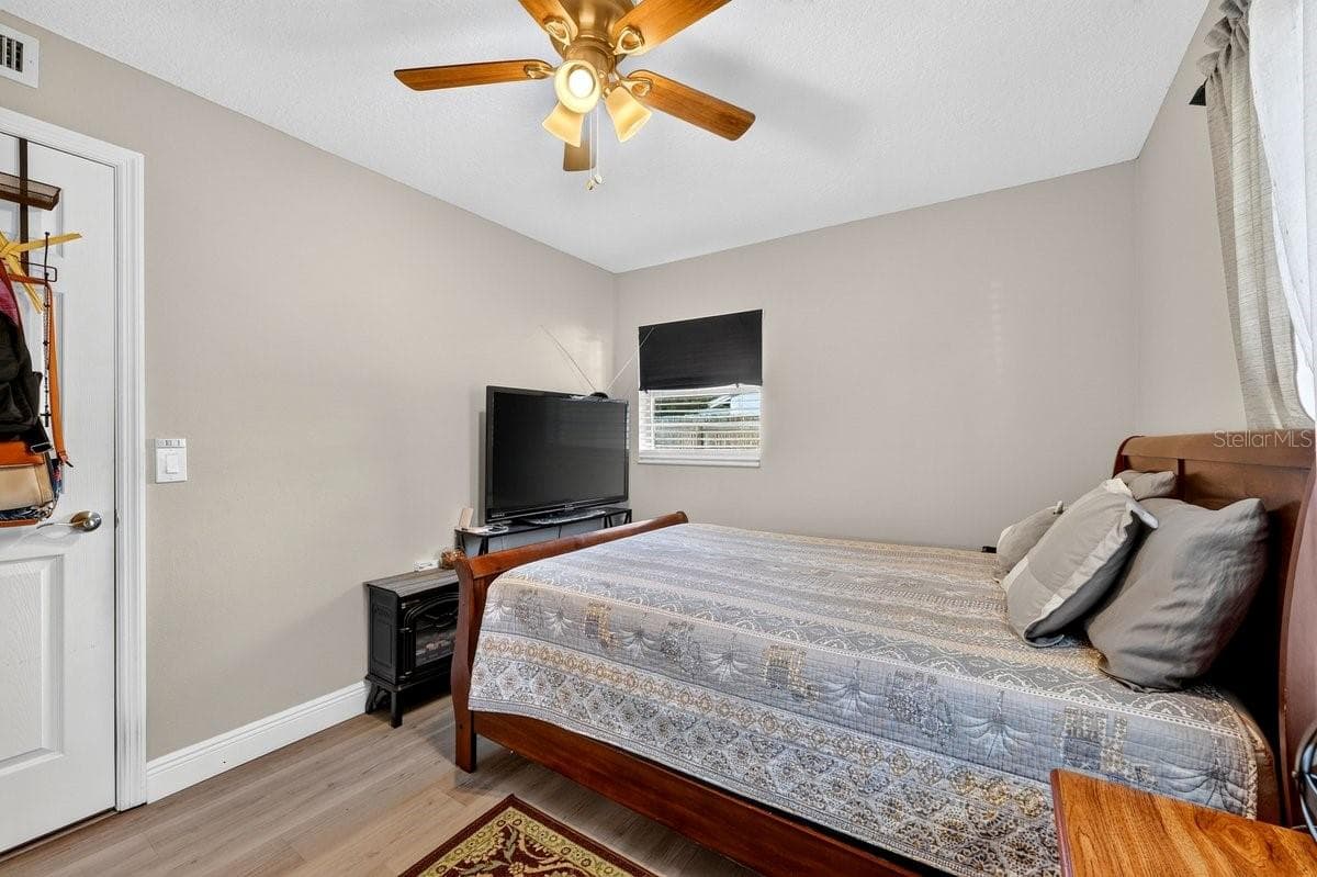 Single Family Residence at 880 SEMINOLE AVE, LONGWOOD, photo 12 of 35