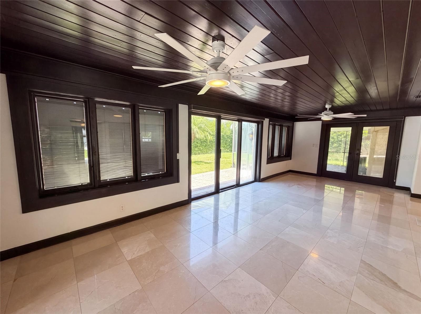 Single Family Residence at 1515 S WEST SHORE BLVD, TAMPA, photo 7 of 25
