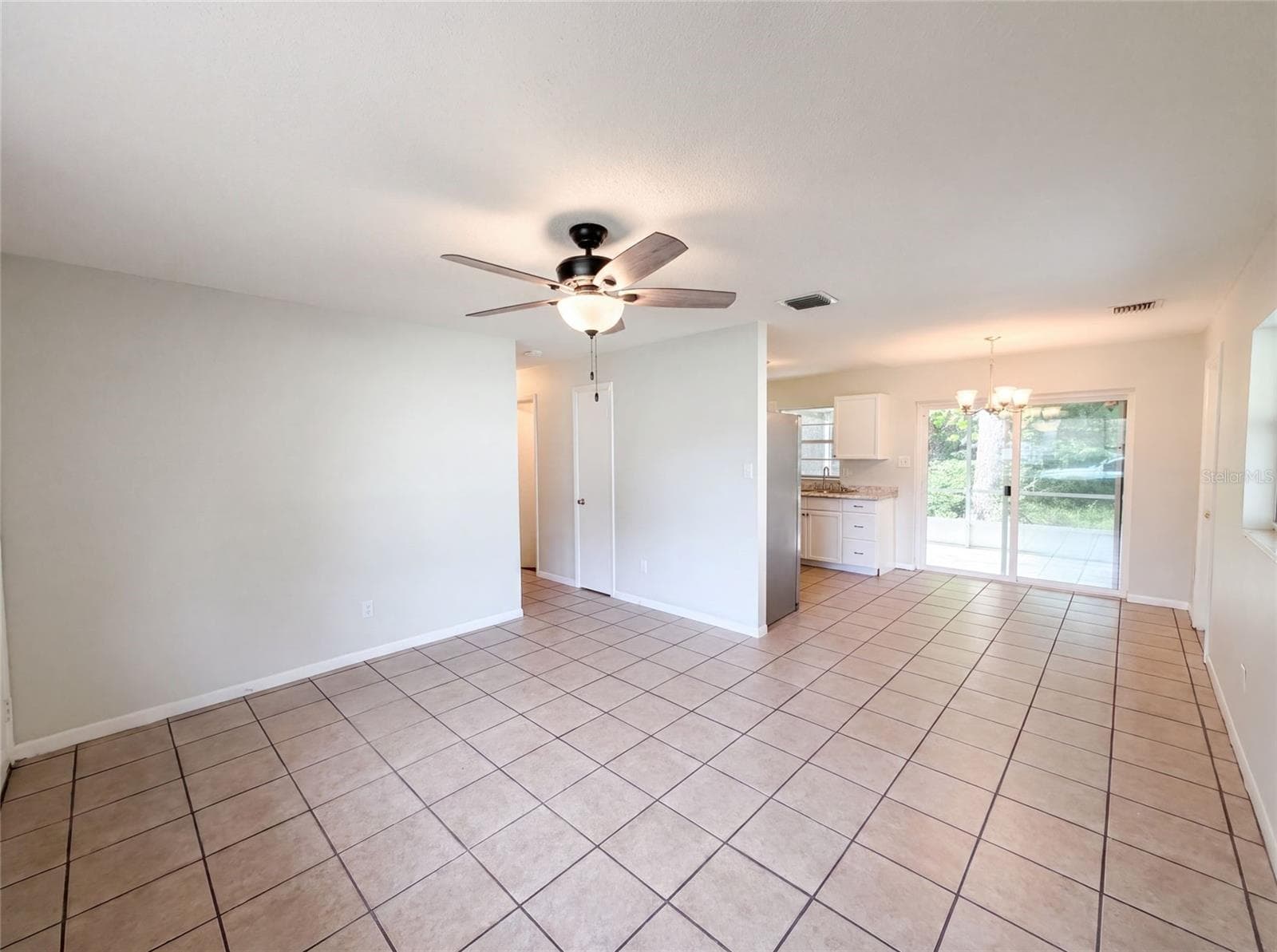 Single Family Residence at 1735 JEFFERSON DR, MOUNT DORA, photo 3 of 22
