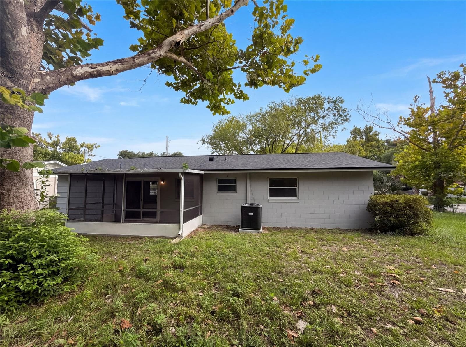 Single Family Residence at 1735 JEFFERSON DR, MOUNT DORA, photo 5 of 22