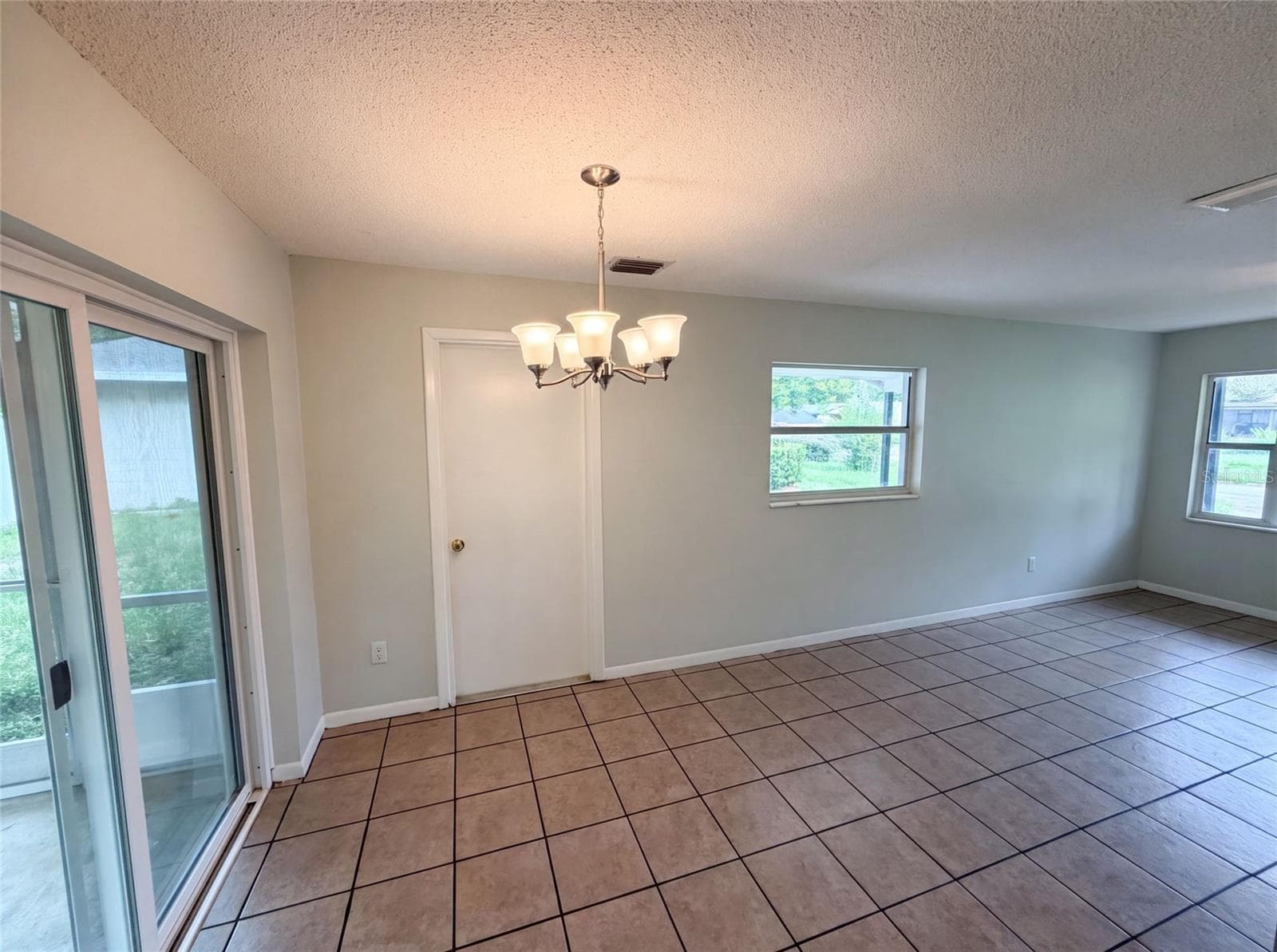 Single Family Residence at 1735 JEFFERSON DR, MOUNT DORA, photo 7 of 22