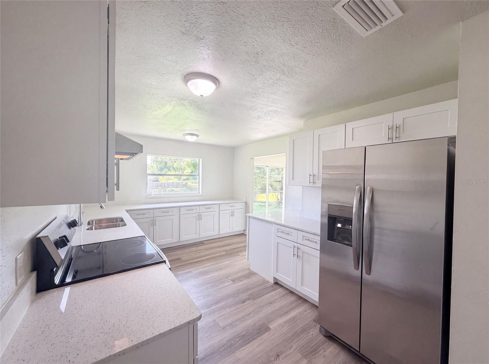 Single Family Residence at 4918 DENISE AVE, LAKELAND, photo 2 of 16