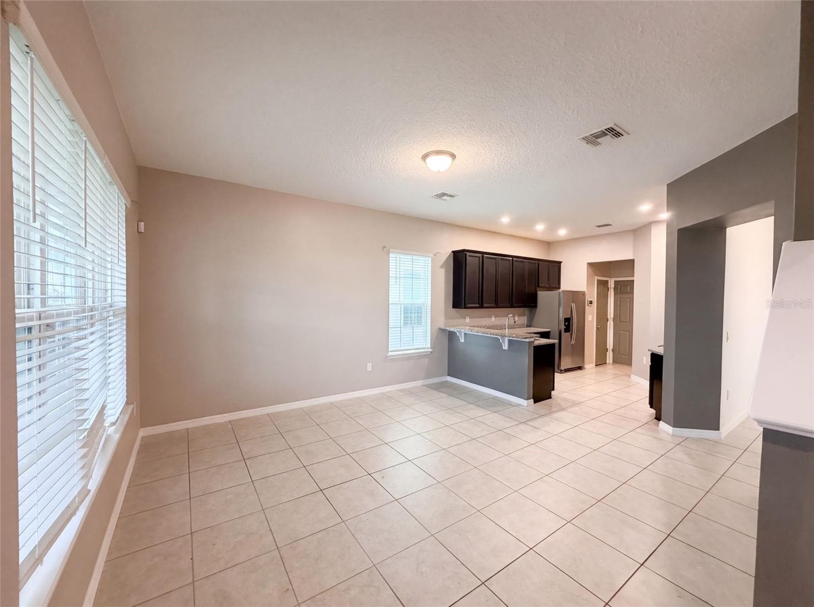 Single Family Residence at 1572 ASTORIA ARBOR LN, ORLANDO, photo 3 of 38