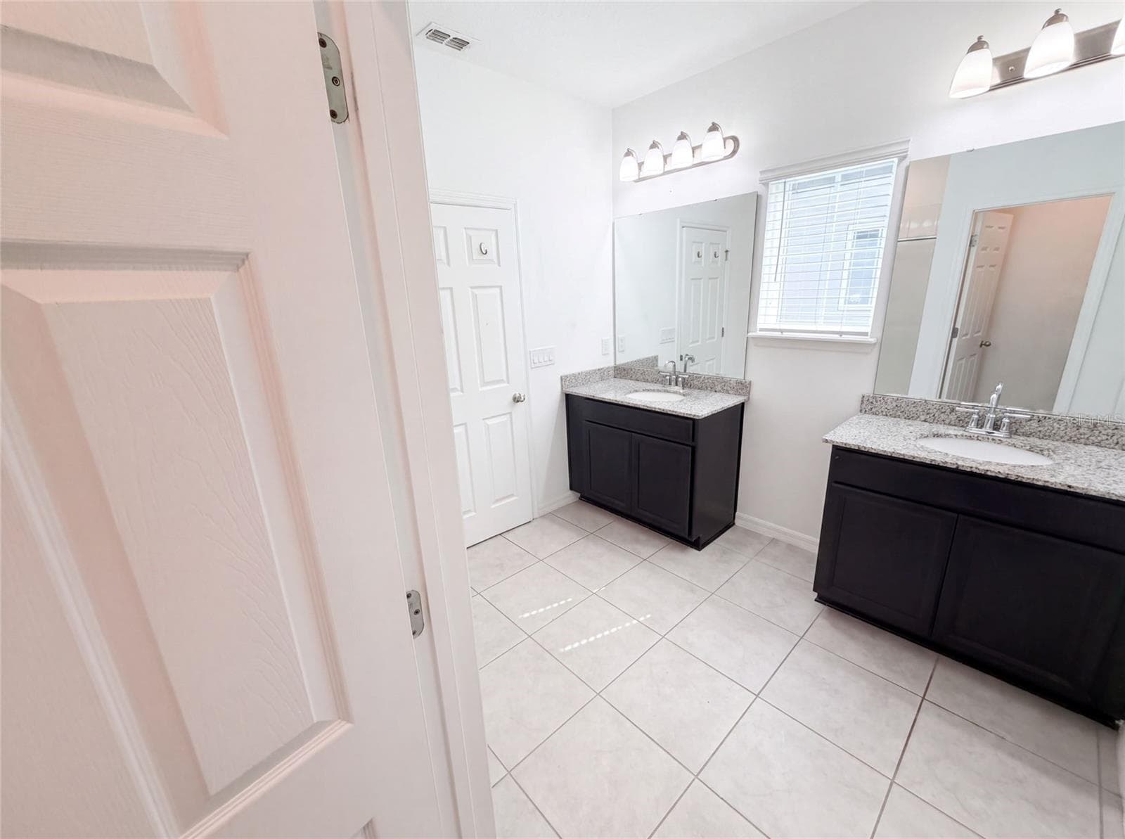 Single Family Residence at 1572 ASTORIA ARBOR LN, ORLANDO, photo 20 of 38