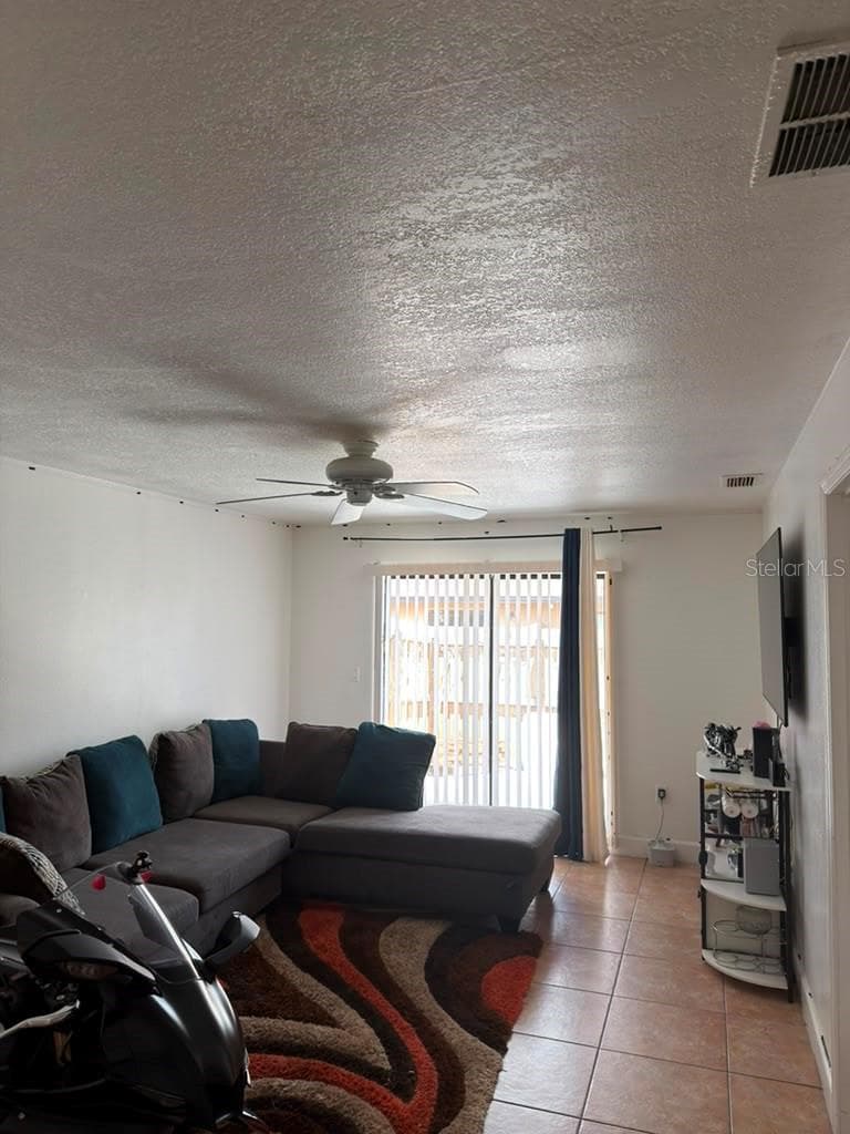 Villa at 2207 CARIBBEAN DR, KISSIMMEE, photo 2 of 18