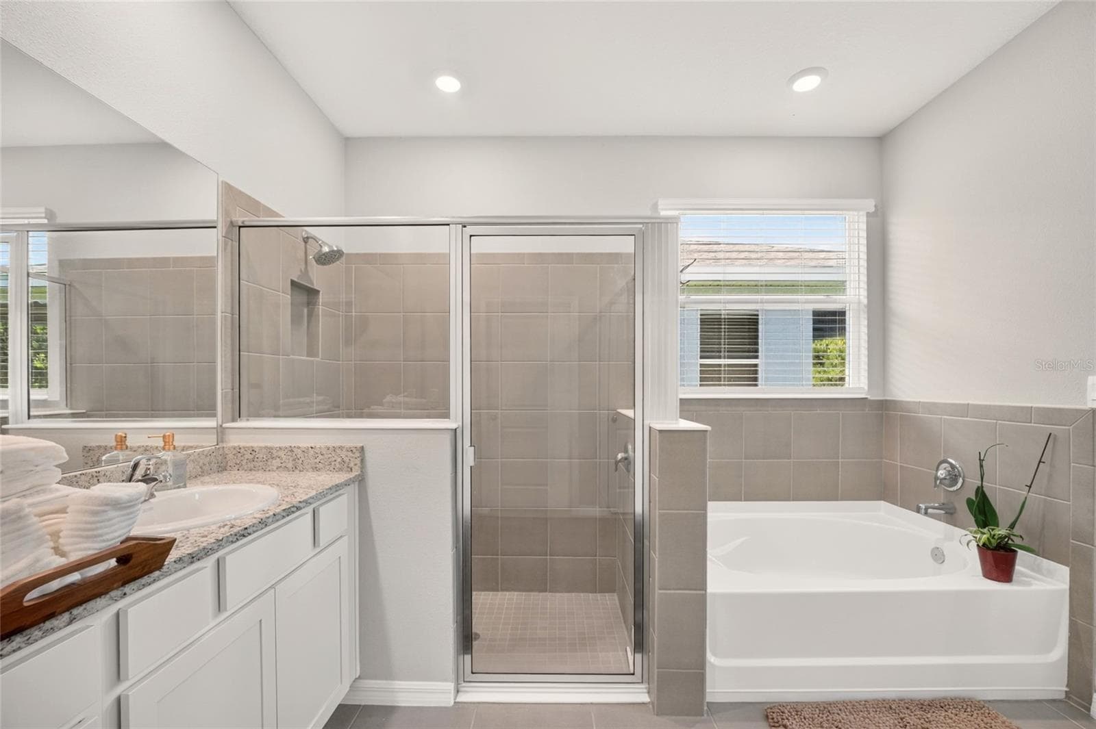PRIMARY ENSUITE BATHROOM - 4974 NW 39TH LOOP, OCALA