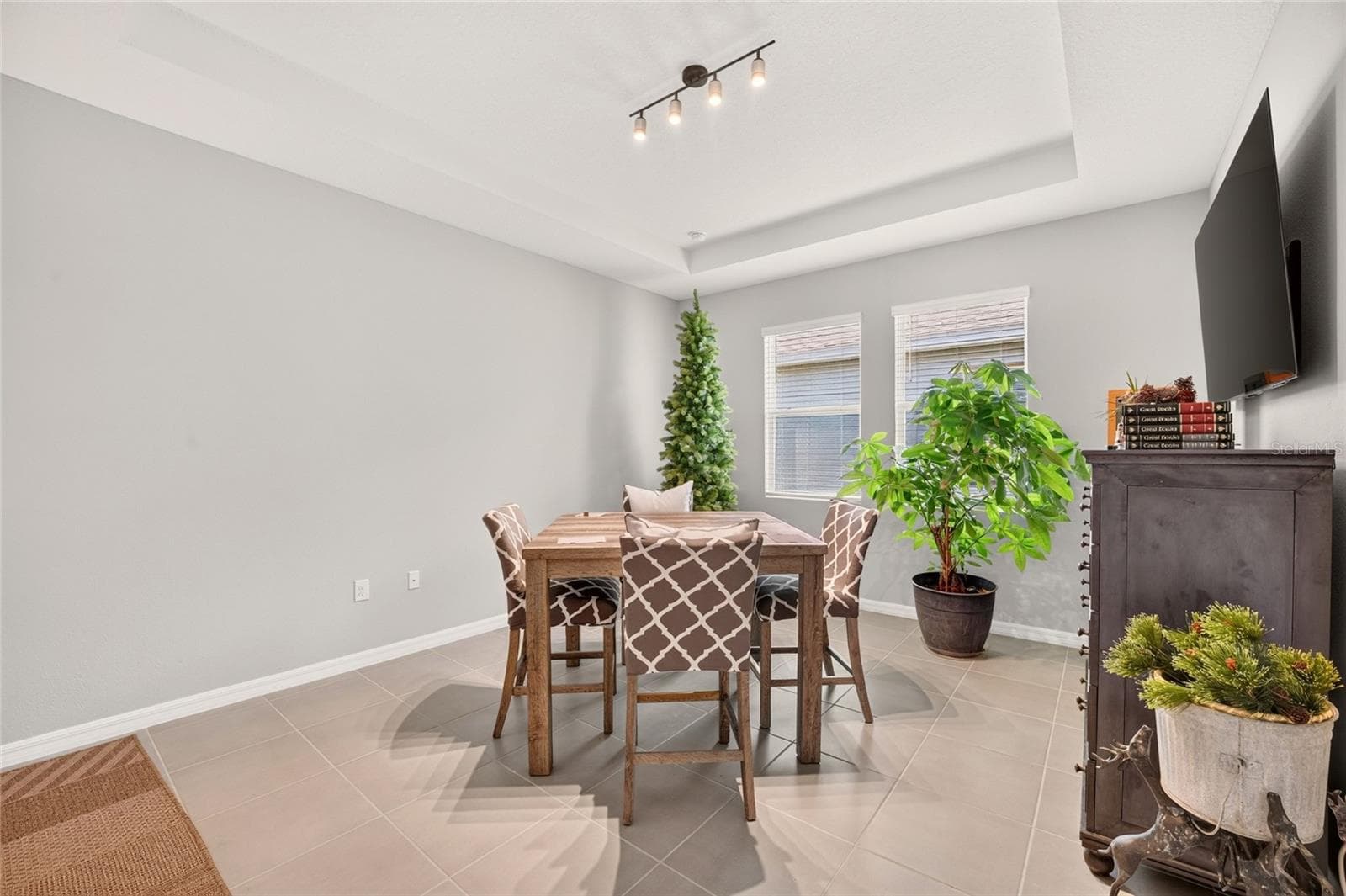 IN-LAW SUITE KITCHENETTE/LIVING AREA - 4974 NW 39TH LOOP, OCALA