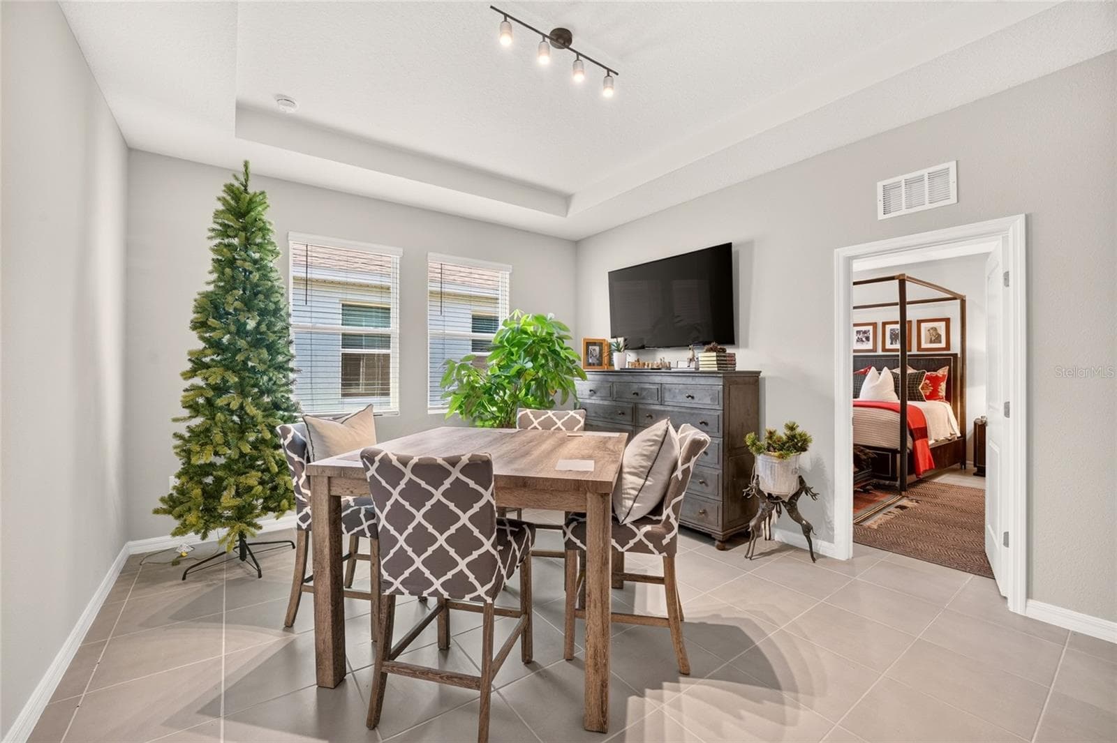 IN-LAW SUITE KITCHENETTE/LIVING AREA - 4974 NW 39TH LOOP, OCALA