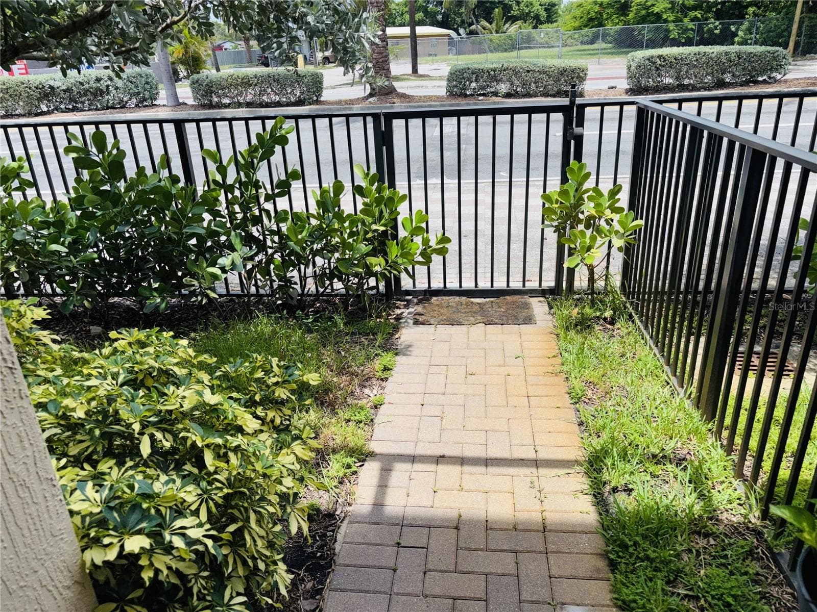 Townhouse at 2132 NW 6TH ST, FORT LAUDERDALE, photo 3 of 18